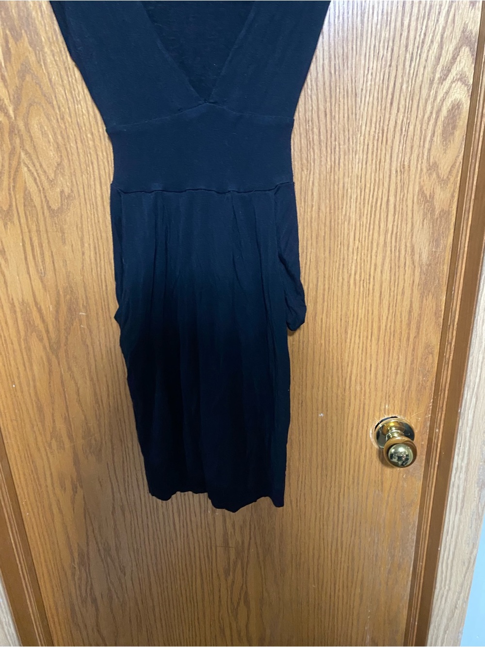 Black V-Neck Midi Dress with pockets and attached tie belt - Picture 3 of 7